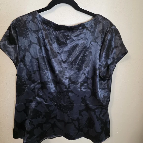Cato Black and Navy XL Floral Women's Top. - Picture 4 of 8